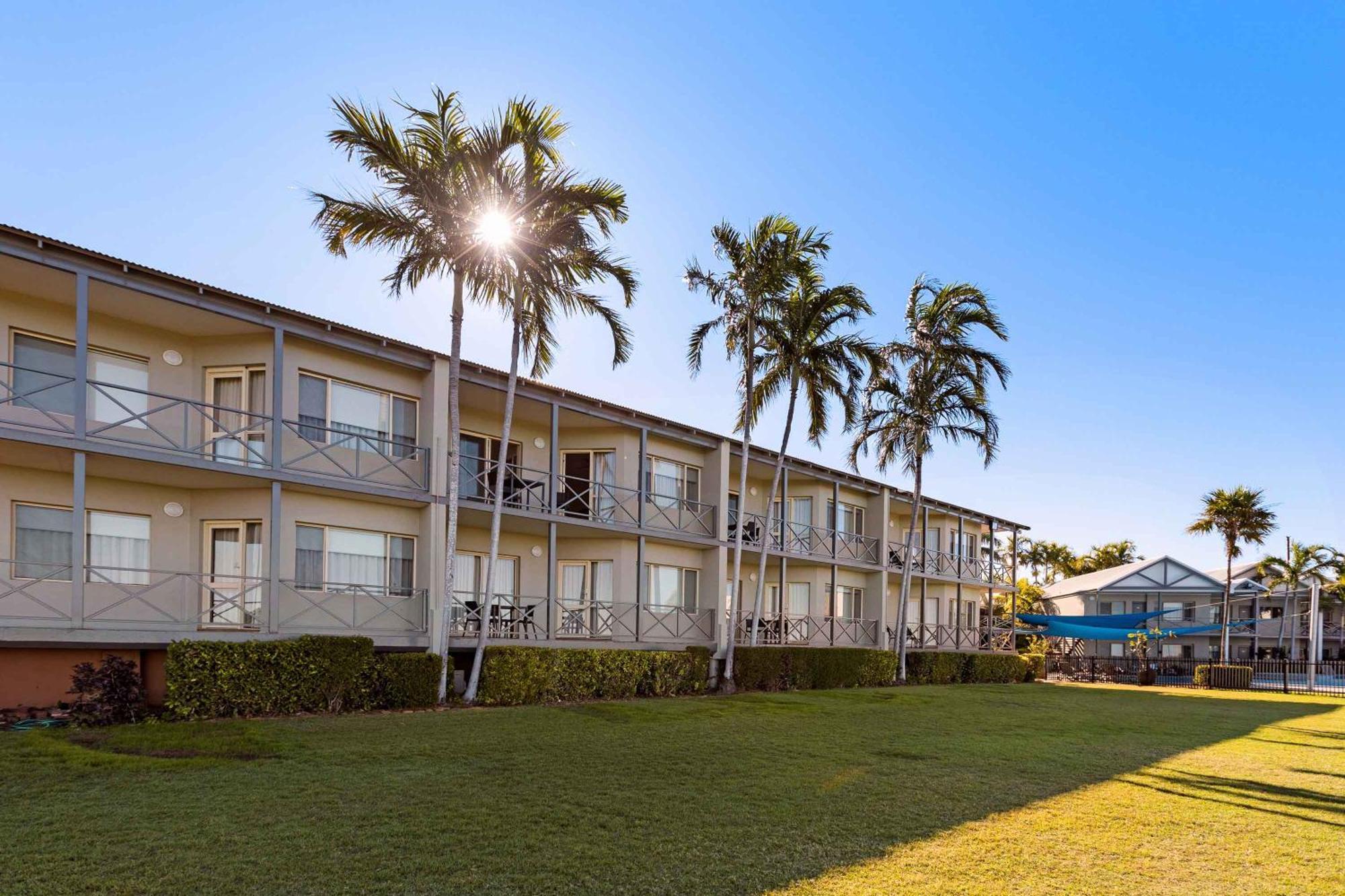 Moonlight Bay Suites Брум Экстерьер фото